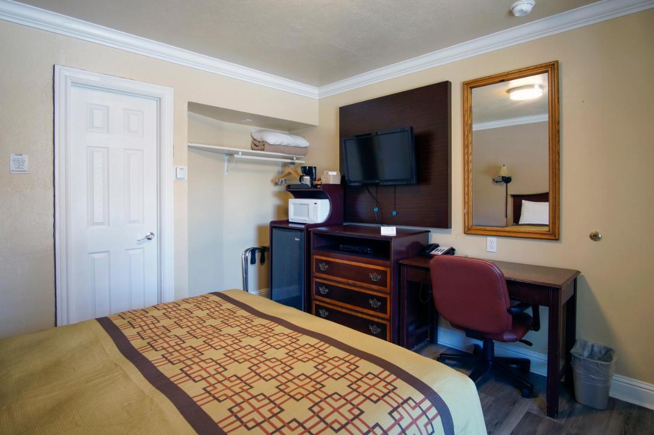 Charm Motel & Suites Burney Luaran gambar