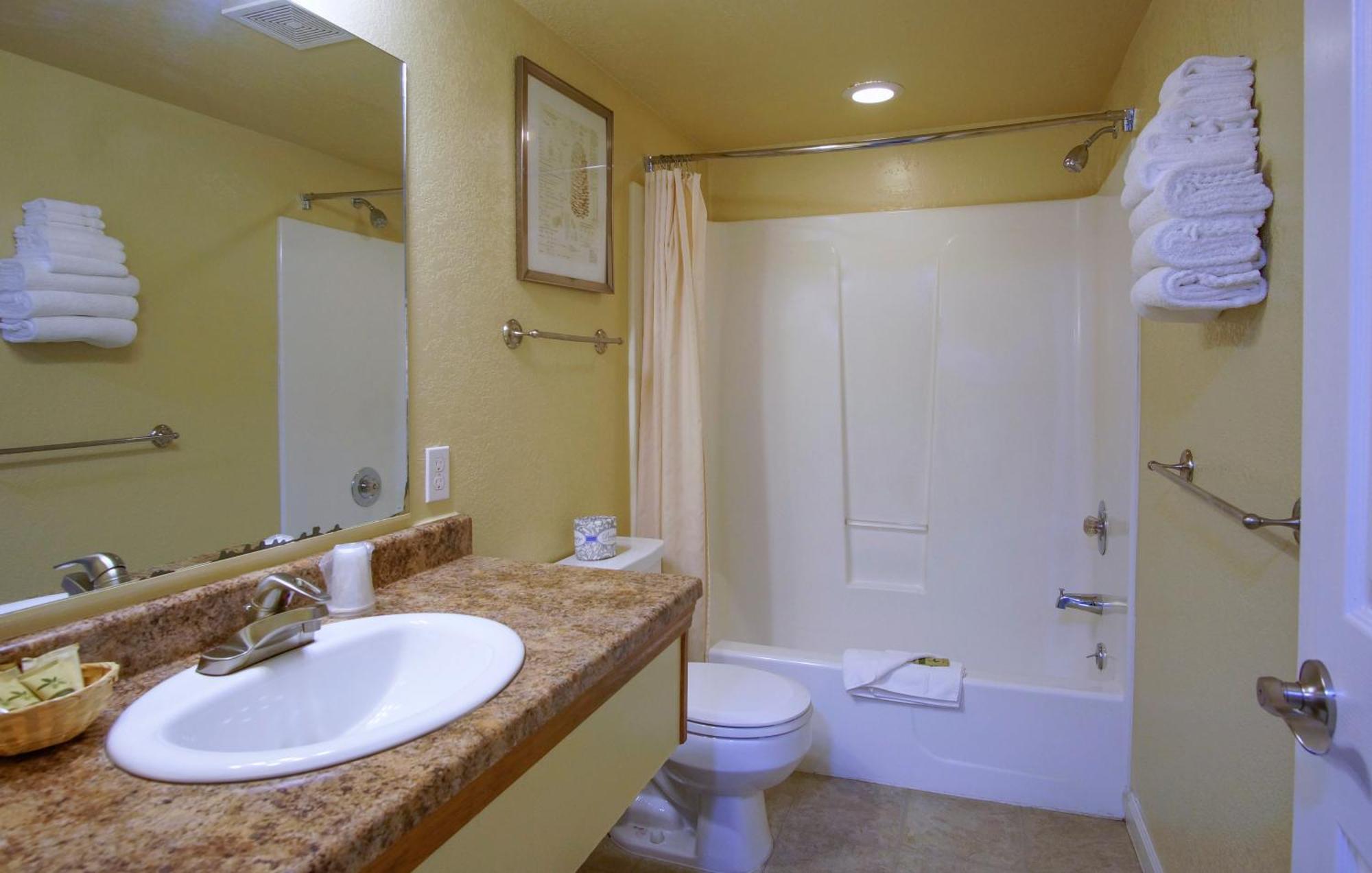 Charm Motel & Suites Burney Luaran gambar