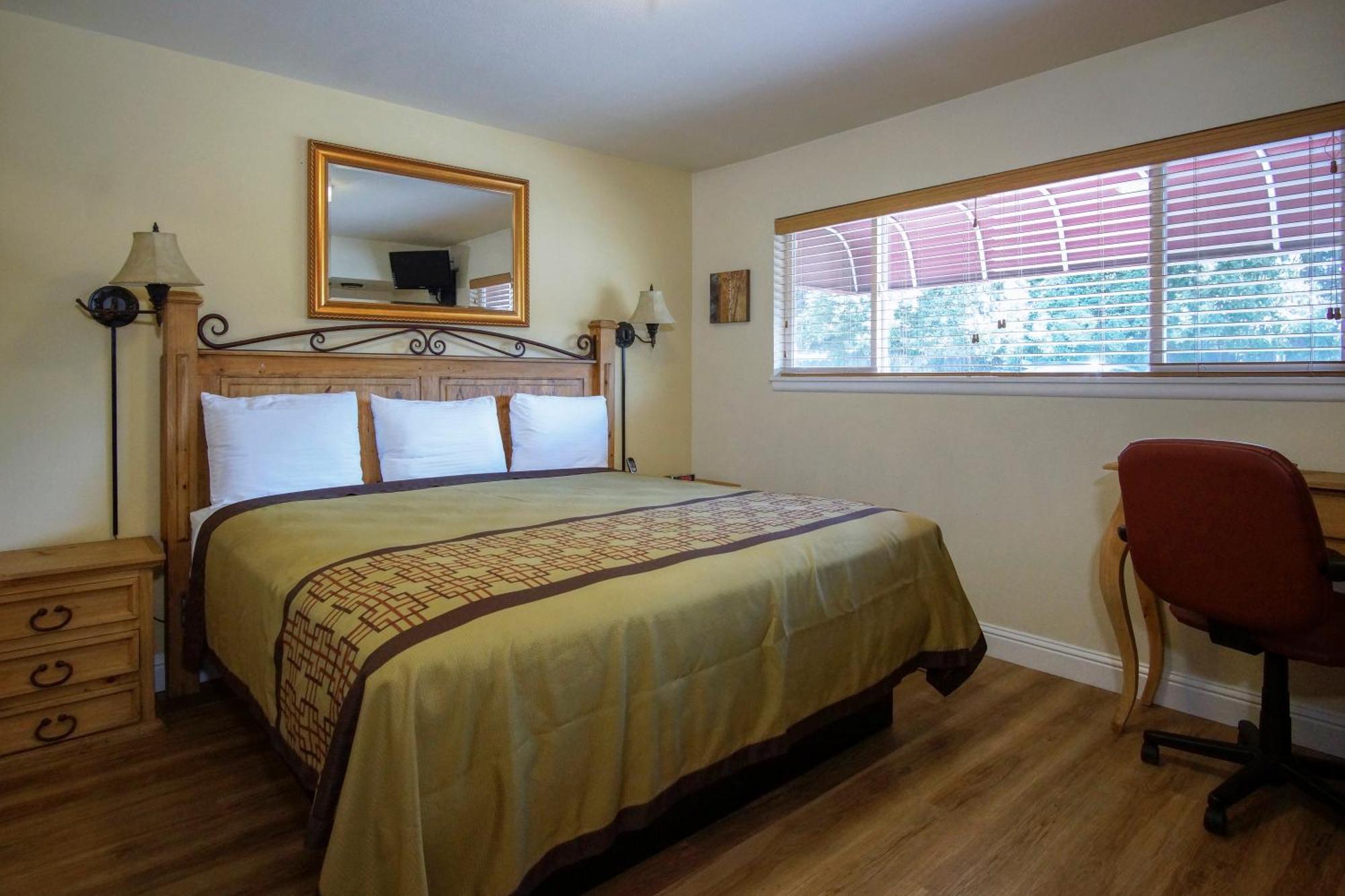 Charm Motel & Suites Burney Luaran gambar