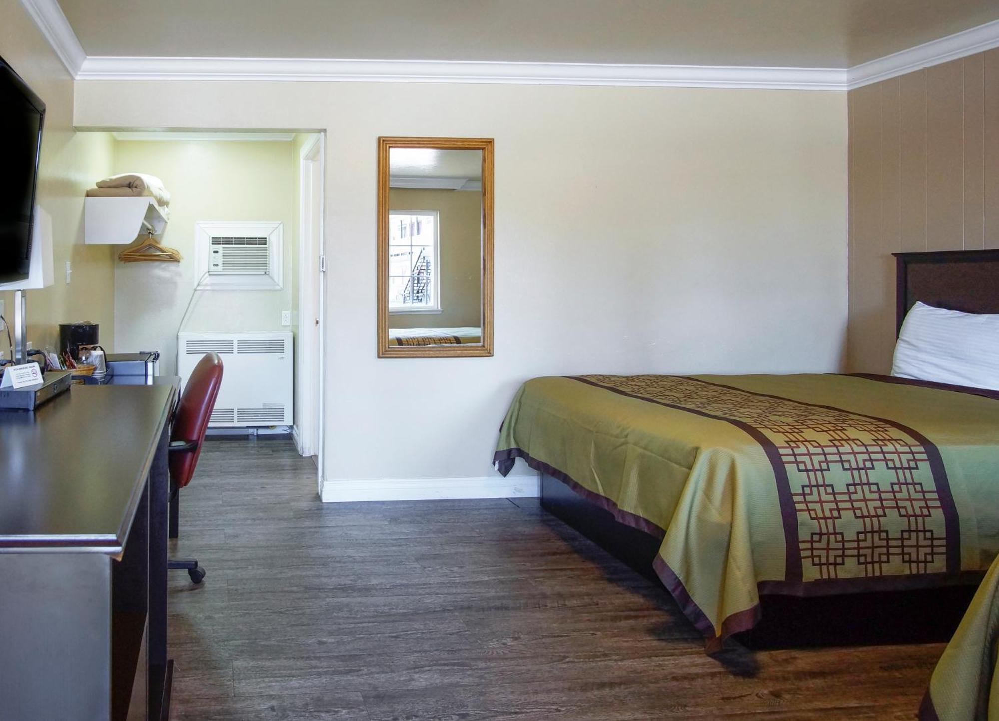 Charm Motel & Suites Burney Luaran gambar