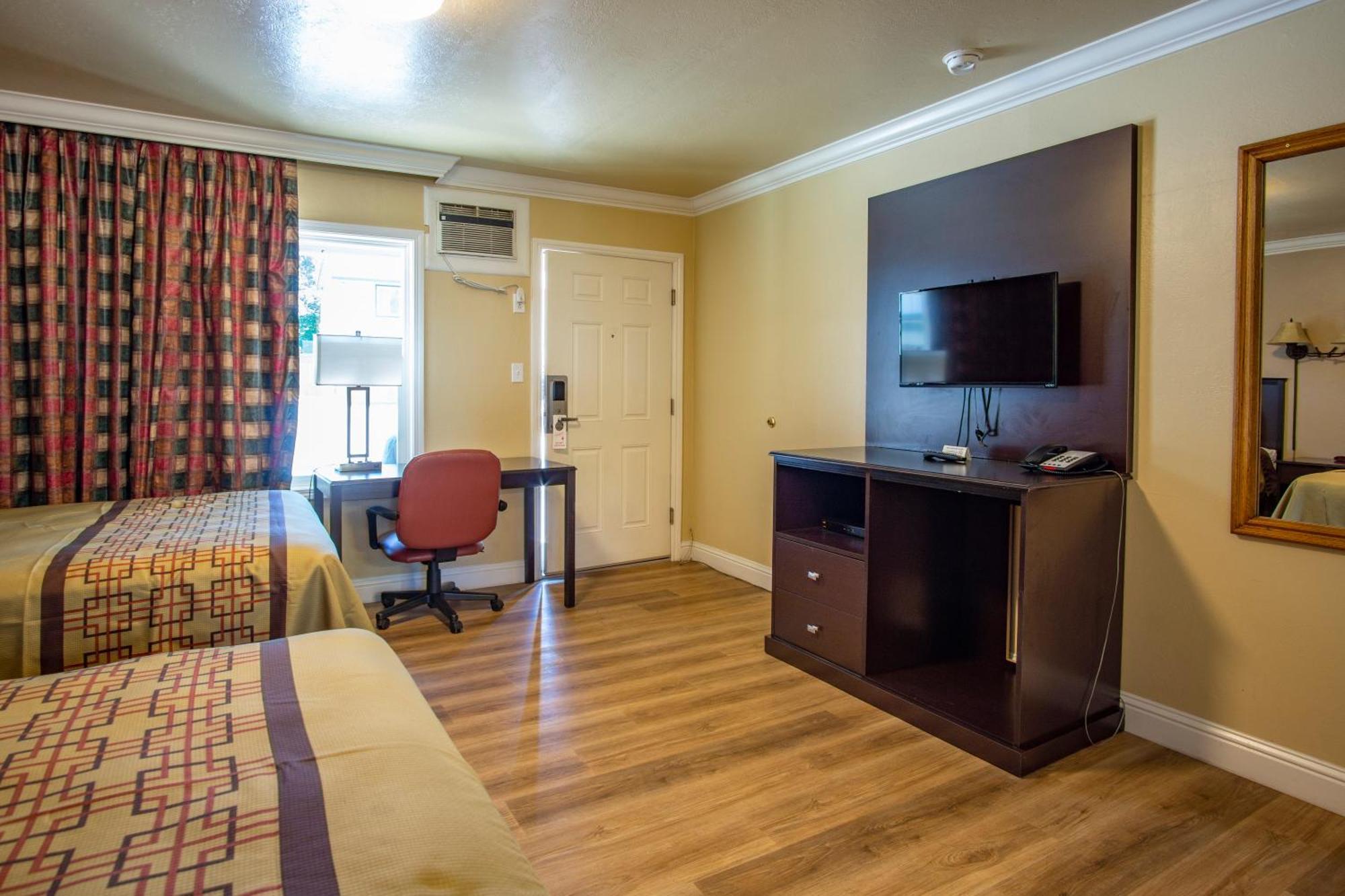 Charm Motel & Suites Burney Luaran gambar