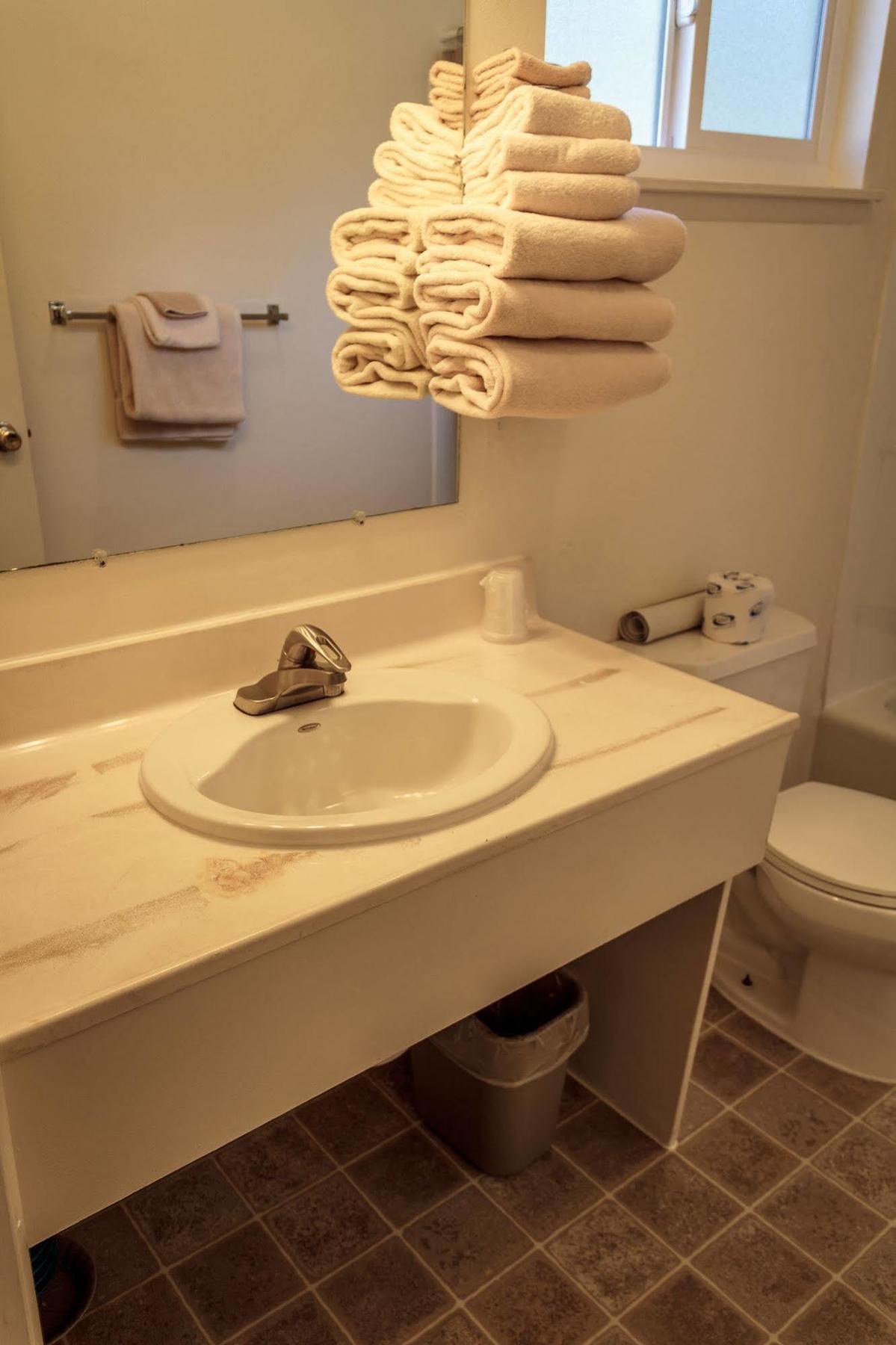 Charm Motel & Suites Burney Luaran gambar