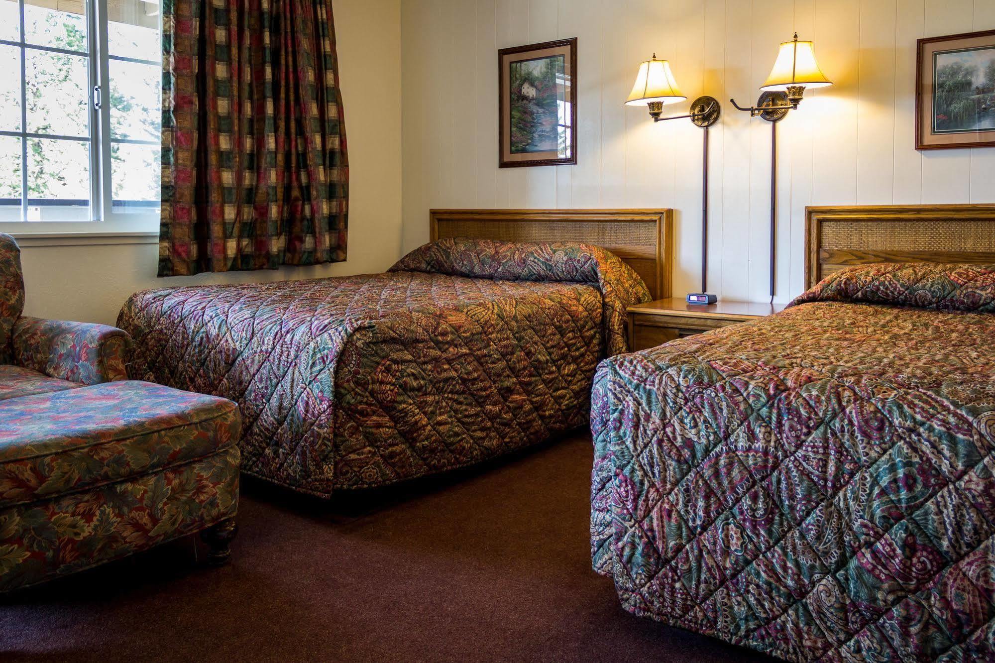 Charm Motel & Suites Burney Luaran gambar