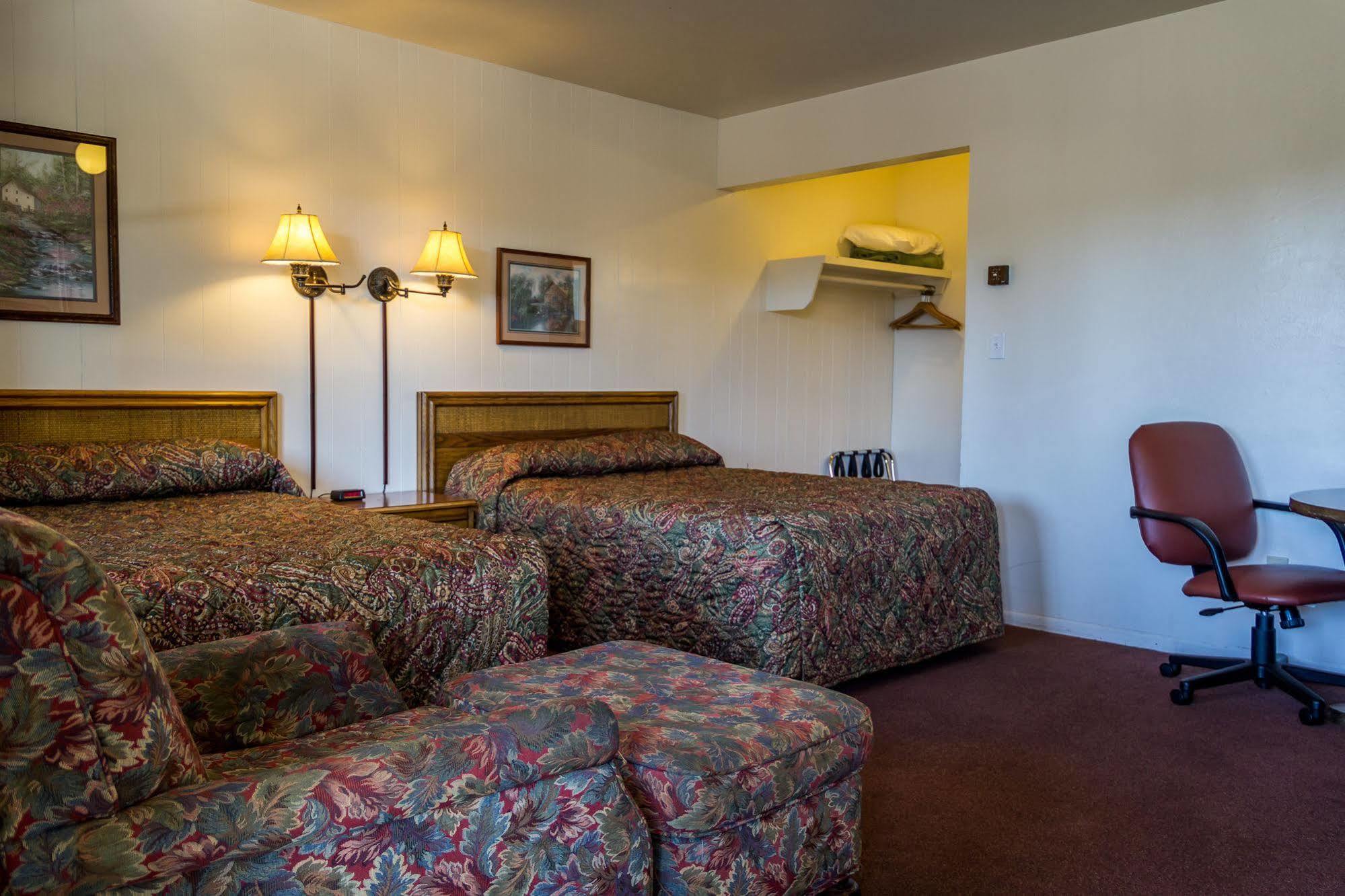 Charm Motel & Suites Burney Luaran gambar