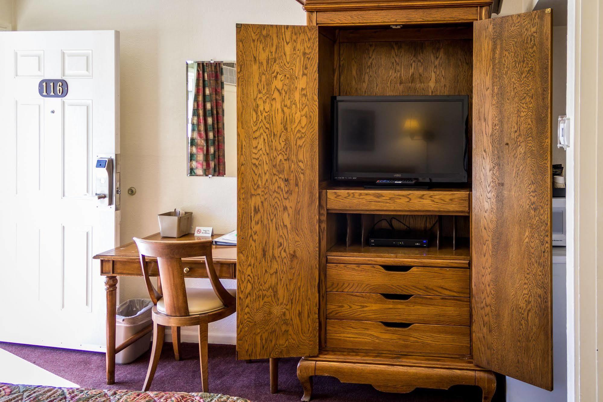 Charm Motel & Suites Burney Luaran gambar